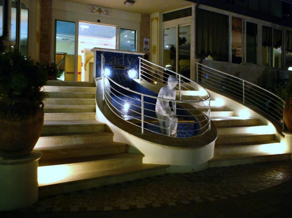 Hotel Lady Mary Μιλάνο Μαριτίμα Εξωτερικό φωτογραφία